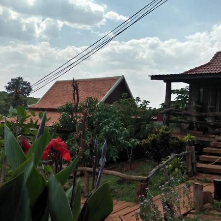 Ratanak Tep Rithea Homestay Banlung Ngoại thất bức ảnh